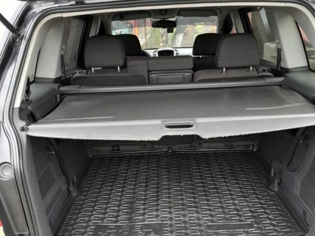 Черный Опель Зафира, объемом двигателя 1.9 л и пробегом 395 тыс. км за 6519 $, фото 2 на Automoto.ua