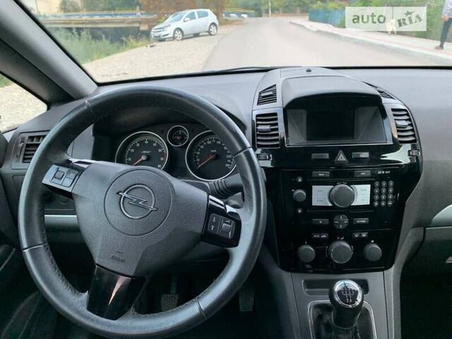 Черный Опель Зафира, объемом двигателя 1.8 л и пробегом 198 тыс. км за 6900 $, фото 9 на Automoto.ua