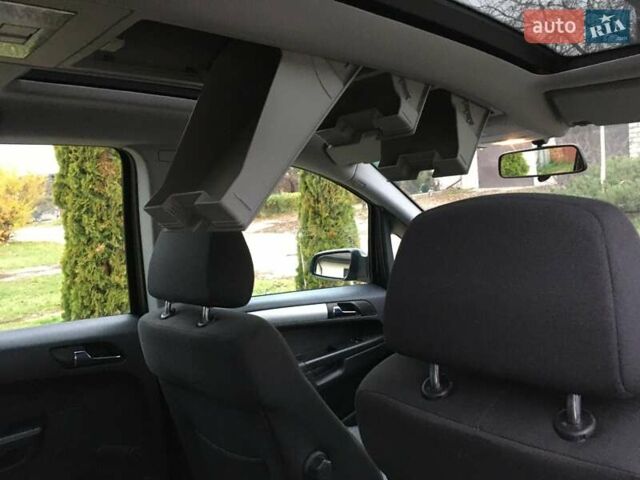 Черный Опель Зафира, объемом двигателя 1.6 л и пробегом 121 тыс. км за 6999 $, фото 38 на Automoto.ua