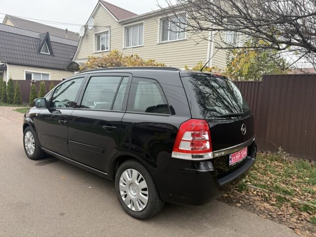 Черный Опель Зафира, объемом двигателя 1.6 л и пробегом 201 тыс. км за 7100 $, фото 3 на Automoto.ua