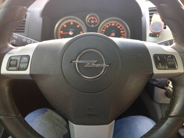 Опель Зафира 2010 в Верховине на Automoto.ua Черный Опель Зафира, объемом двигателя 1.7 л и пробегом 250 тыс. км за 6500 $, фото 1 на Automoto.ua