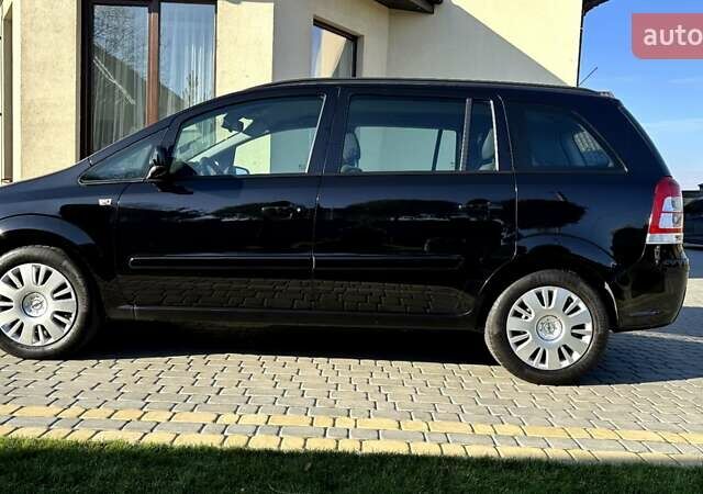 Черный Опель Зафира, объемом двигателя 1.6 л и пробегом 200 тыс. км за 6550 $, фото 20 на Automoto.ua