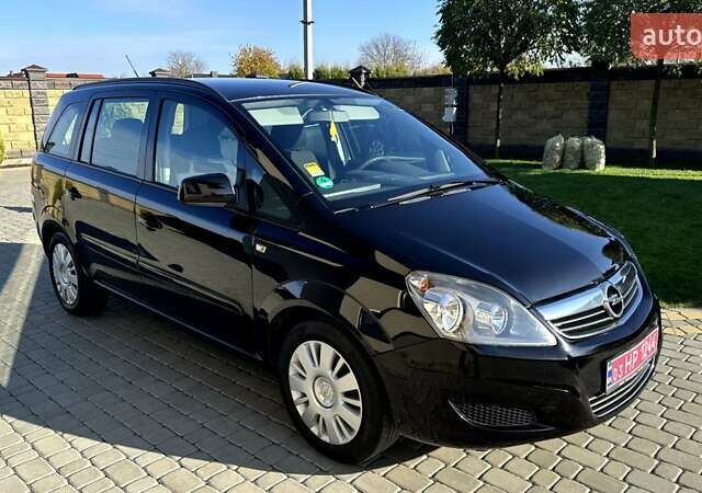 Черный Опель Зафира, объемом двигателя 1.6 л и пробегом 200 тыс. км за 6550 $, фото 9 на Automoto.ua