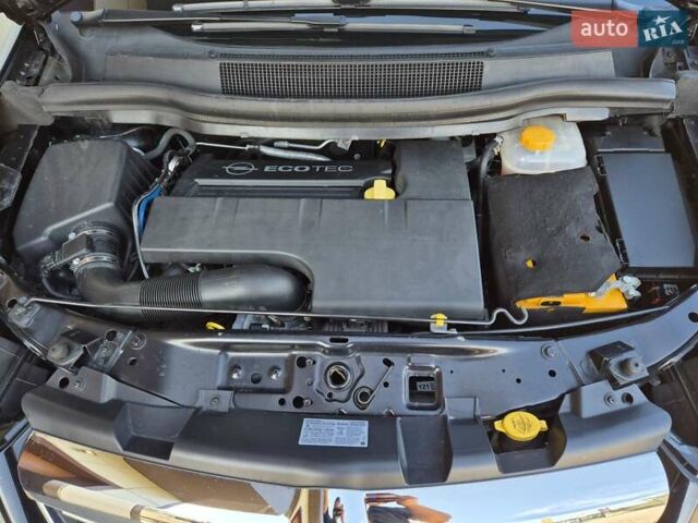 Черный Опель Зафира, объемом двигателя 2.2 л и пробегом 165 тыс. км за 8699 $, фото 52 на Automoto.ua