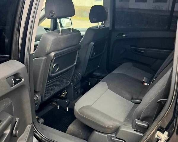 Черный Опель Зафира, объемом двигателя 1.9 л и пробегом 279 тыс. км за 6850 $, фото 23 на Automoto.ua