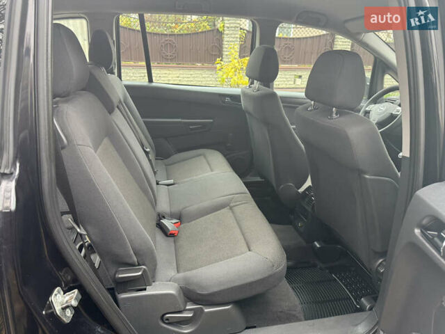 Черный Опель Зафира, объемом двигателя 1.6 л и пробегом 201 тыс. км за 7100 $, фото 55 на Automoto.ua