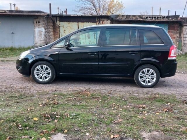 Черный Опель Зафира, объемом двигателя 0 л и пробегом 225 тыс. км за 6600 $, фото 4 на Automoto.ua