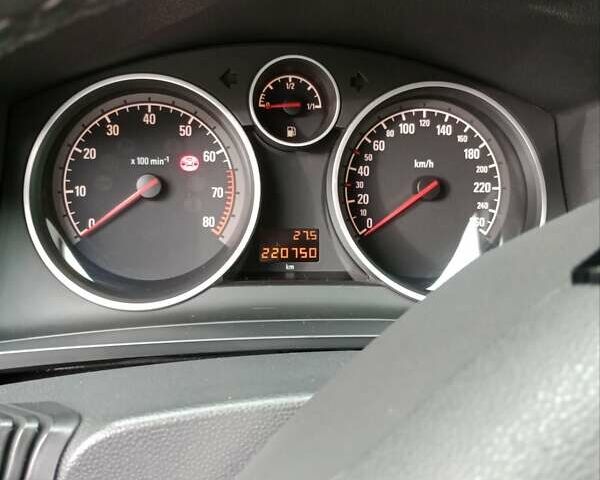 Черный Опель Зафира, объемом двигателя 1.6 л и пробегом 220 тыс. км за 7000 $, фото 1 на Automoto.ua