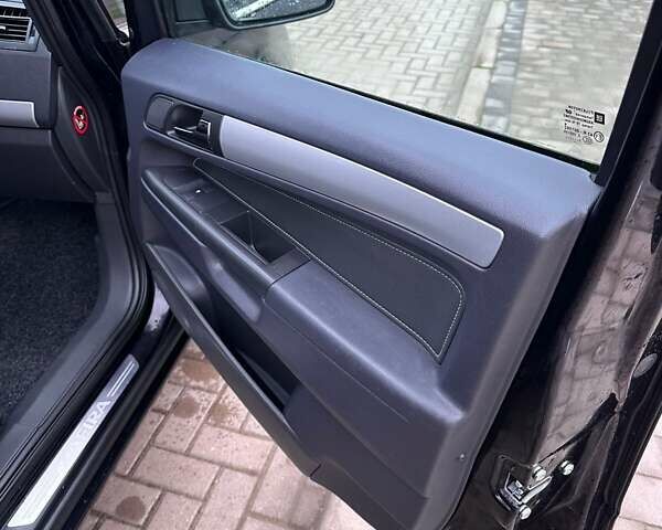 Чорний Опель Зафіра, об'ємом двигуна 1.8 л та пробігом 220 тис. км за 7000 $, фото 19 на Automoto.ua