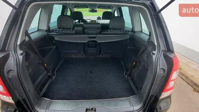 Черный Опель Зафира, объемом двигателя 1.8 л и пробегом 216 тыс. км за 7500 $, фото 4 на Automoto.ua