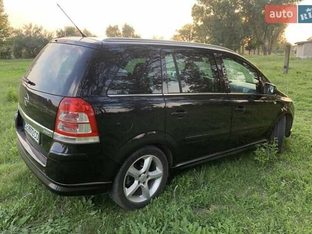 Черный Опель Зафира, объемом двигателя 1.69 л и пробегом 300 тыс. км за 6700 $, фото 5 на Automoto.ua