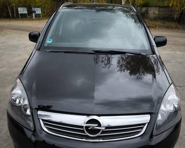 Черный Опель Зафира, объемом двигателя 1.7 л и пробегом 230 тыс. км за 7400 $, фото 5 на Automoto.ua