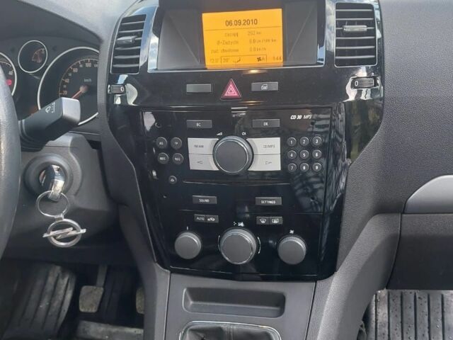 Черный Опель Зафира, объемом двигателя 1.7 л и пробегом 305 тыс. км за 7000 $, фото 7 на Automoto.ua