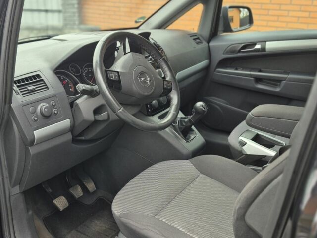 Черный Опель Зафира, объемом двигателя 1.8 л и пробегом 201 тыс. км за 6950 $, фото 8 на Automoto.ua