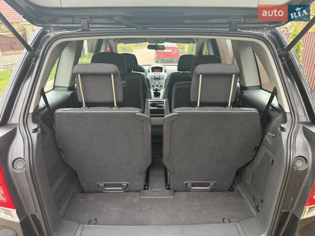 Черный Опель Зафира, объемом двигателя 1.6 л и пробегом 201 тыс. км за 7100 $, фото 59 на Automoto.ua