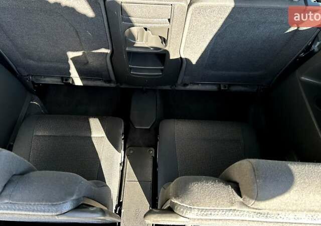 Черный Опель Зафира, объемом двигателя 1.6 л и пробегом 200 тыс. км за 6550 $, фото 10 на Automoto.ua