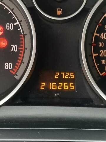 Черный Опель Зафира, объемом двигателя 1.8 л и пробегом 216 тыс. км за 7500 $, фото 6 на Automoto.ua