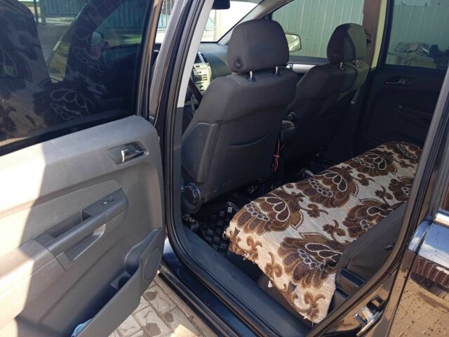 Опель Зафира 2010 в Верховине на Automoto.ua Черный Опель Зафира, объемом двигателя 1.7 л и пробегом 250 тыс. км за 6500 $, фото 5 на Automoto.ua