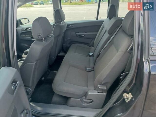 Черный Опель Зафира, объемом двигателя 0 л и пробегом 260 тыс. км за 5950 $, фото 16 на Automoto.ua