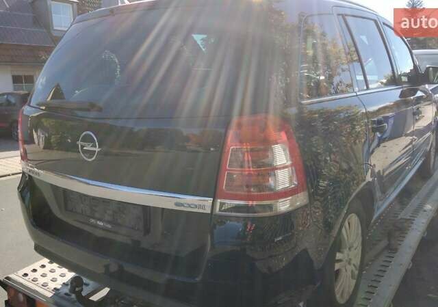 Черный Опель Зафира, объемом двигателя 1.8 л и пробегом 216 тыс. км за 7500 $, фото 11 на Automoto.ua