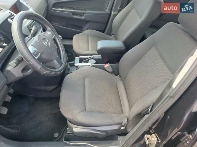 Черный Опель Зафира, объемом двигателя 0 л и пробегом 260 тыс. км за 5950 $, фото 25 на Automoto.ua