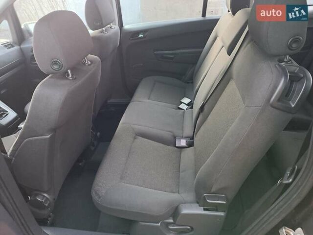 Чорний Опель Зафіра, об'ємом двигуна 0 л та пробігом 260 тис. км за 5700 $, фото 13 на Automoto.ua