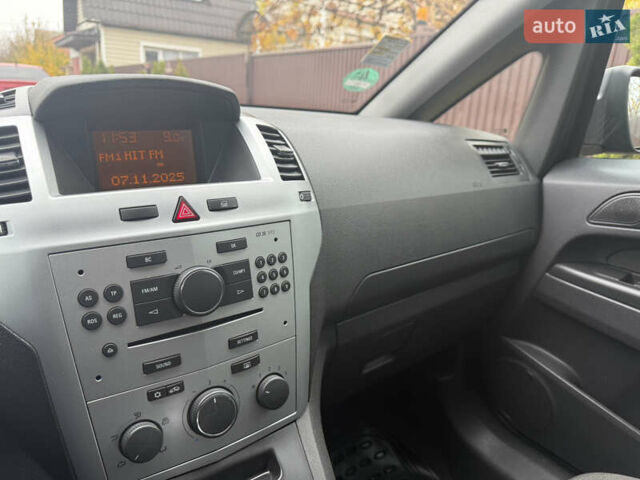 Черный Опель Зафира, объемом двигателя 1.6 л и пробегом 201 тыс. км за 7100 $, фото 28 на Automoto.ua