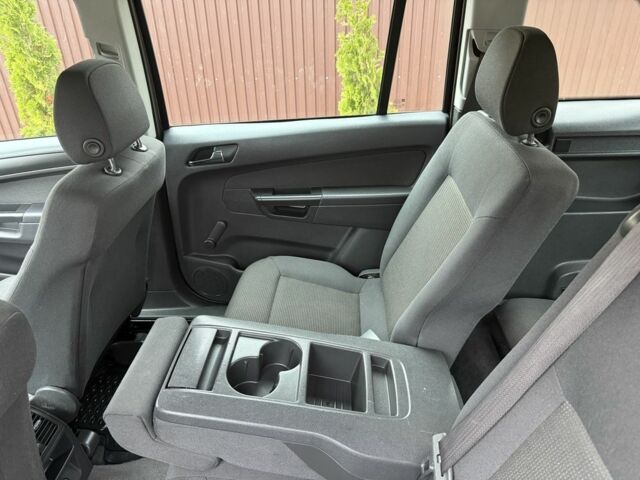 Черный Опель Зафира, объемом двигателя 1.6 л и пробегом 201 тыс. км за 7100 $, фото 23 на Automoto.ua