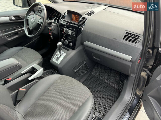 Черный Опель Зафира, объемом двигателя 1.9 л и пробегом 172 тыс. км за 8000 $, фото 20 на Automoto.ua