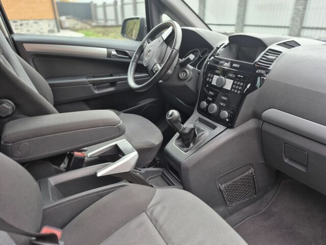 Черный Опель Зафира, объемом двигателя 1.8 л и пробегом 201 тыс. км за 6950 $, фото 14 на Automoto.ua