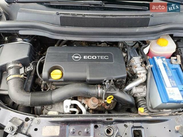 Черный Опель Зафира, объемом двигателя 1.7 л и пробегом 325 тыс. км за 7600 $, фото 5 на Automoto.ua