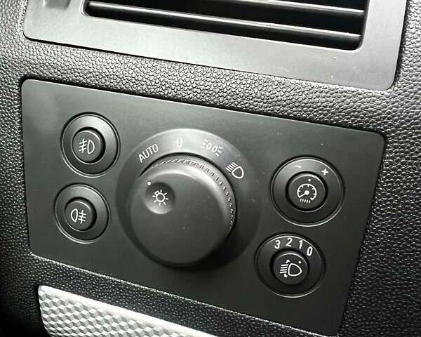 Чорний Опель Зафіра, об'ємом двигуна 0 л та пробігом 250 тис. км за 6899 $, фото 12 на Automoto.ua