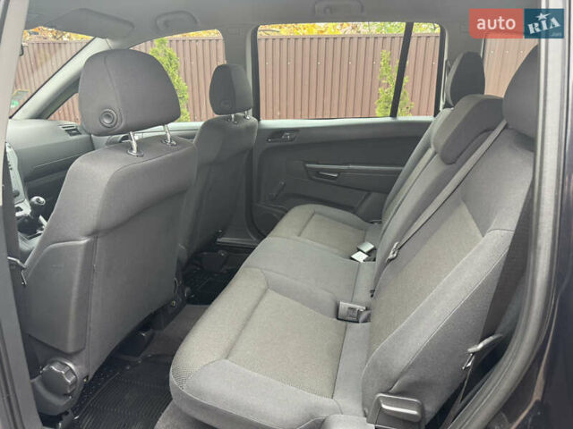 Черный Опель Зафира, объемом двигателя 1.6 л и пробегом 201 тыс. км за 7100 $, фото 39 на Automoto.ua