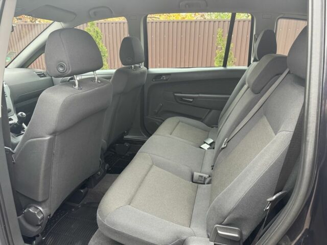 Черный Опель Зафира, объемом двигателя 1.6 л и пробегом 201 тыс. км за 7100 $, фото 15 на Automoto.ua