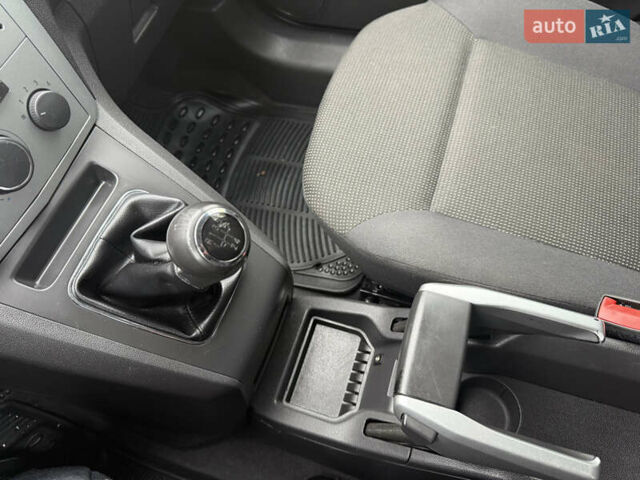 Черный Опель Зафира, объемом двигателя 1.6 л и пробегом 201 тыс. км за 7100 $, фото 33 на Automoto.ua