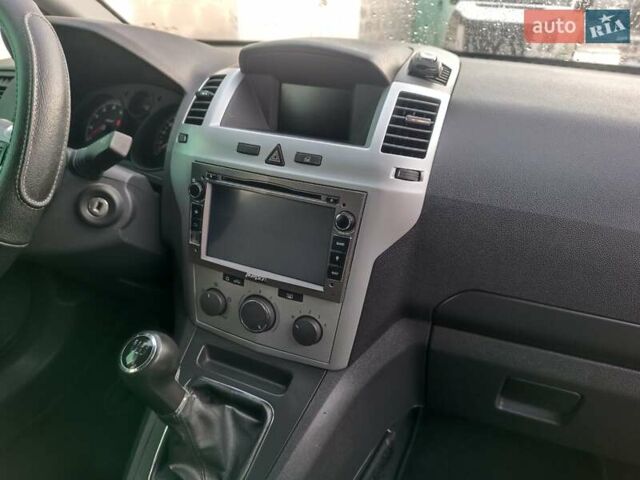 Чорний Опель Зафіра, об'ємом двигуна 0 л та пробігом 260 тис. км за 5700 $, фото 17 на Automoto.ua