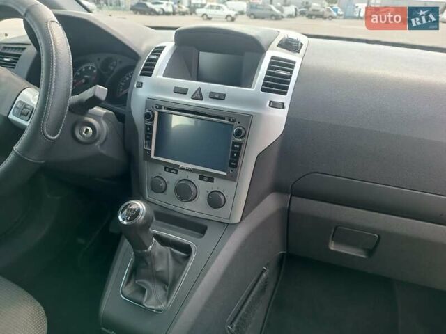 Черный Опель Зафира, объемом двигателя 0 л и пробегом 260 тыс. км за 5950 $, фото 23 на Automoto.ua