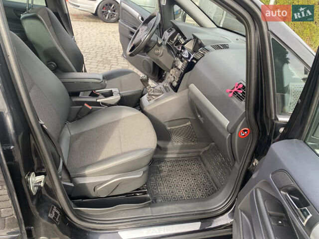 Черный Опель Зафира, объемом двигателя 1.7 л и пробегом 214 тыс. км за 6900 $, фото 13 на Automoto.ua