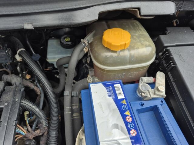 Черный Опель Зафира, объемом двигателя 1.8 л и пробегом 201 тыс. км за 6950 $, фото 19 на Automoto.ua