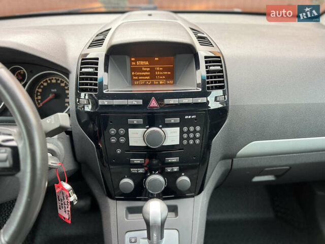 Черный Опель Зафира, объемом двигателя 1.9 л и пробегом 172 тыс. км за 8000 $, фото 14 на Automoto.ua