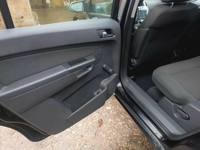 Чорний Опель Зафіра, об'ємом двигуна 1.6 л та пробігом 260 тис. км за 5700 $, фото 11 на Automoto.ua