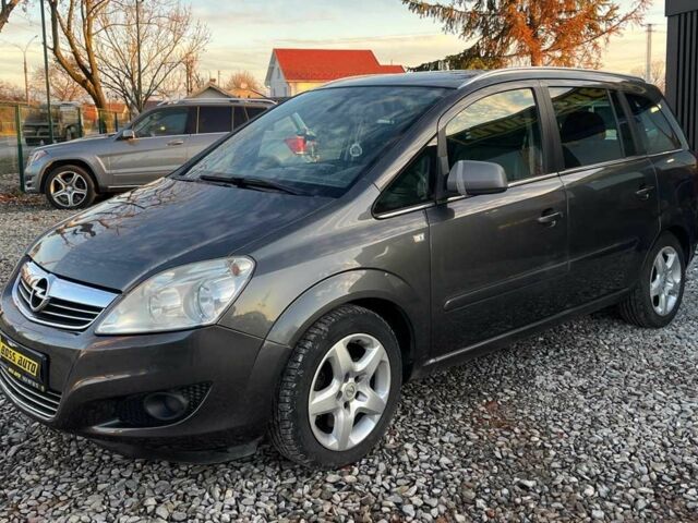 Черный Опель Зафира, объемом двигателя 1.7 л и пробегом 280 тыс. км за 7000 $, фото 2 на Automoto.ua