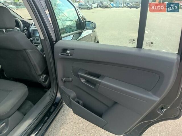 Черный Опель Зафира, объемом двигателя 0 л и пробегом 260 тыс. км за 5950 $, фото 20 на Automoto.ua