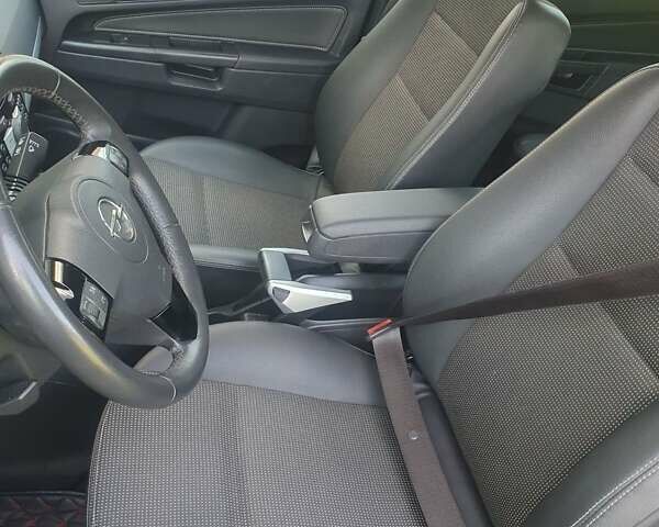 Чорний Опель Зафіра, об'ємом двигуна 1.8 л та пробігом 194 тис. км за 8850 $, фото 28 на Automoto.ua