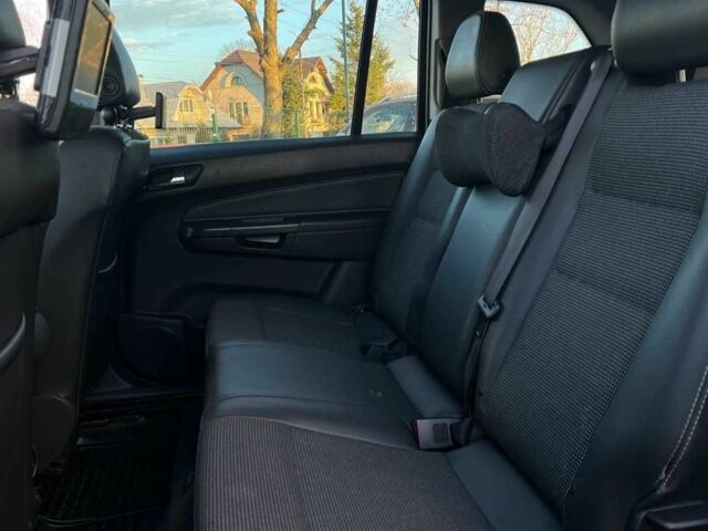 Черный Опель Зафира, объемом двигателя 1.7 л и пробегом 280 тыс. км за 7000 $, фото 16 на Automoto.ua