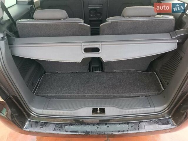 Чорний Опель Зафіра, об'ємом двигуна 0 л та пробігом 260 тис. км за 5700 $, фото 7 на Automoto.ua