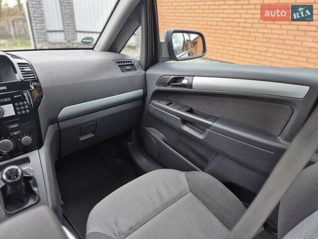 Чорний Опель Зафіра, об'ємом двигуна 1.8 л та пробігом 201 тис. км за 6990 $, фото 25 на Automoto.ua