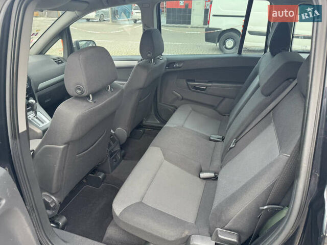 Черный Опель Зафира, объемом двигателя 2.2 л и пробегом 260 тыс. км за 6900 $, фото 10 на Automoto.ua