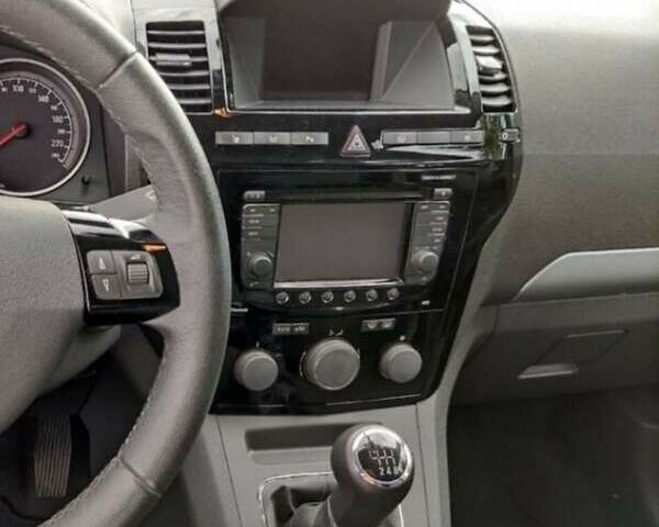 Черный Опель Зафира, объемом двигателя 1.69 л и пробегом 300 тыс. км за 6700 $, фото 1 на Automoto.ua