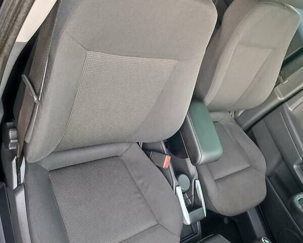 Чорний Опель Зафіра, об'ємом двигуна 0 л та пробігом 260 тис. км за 5700 $, фото 16 на Automoto.ua